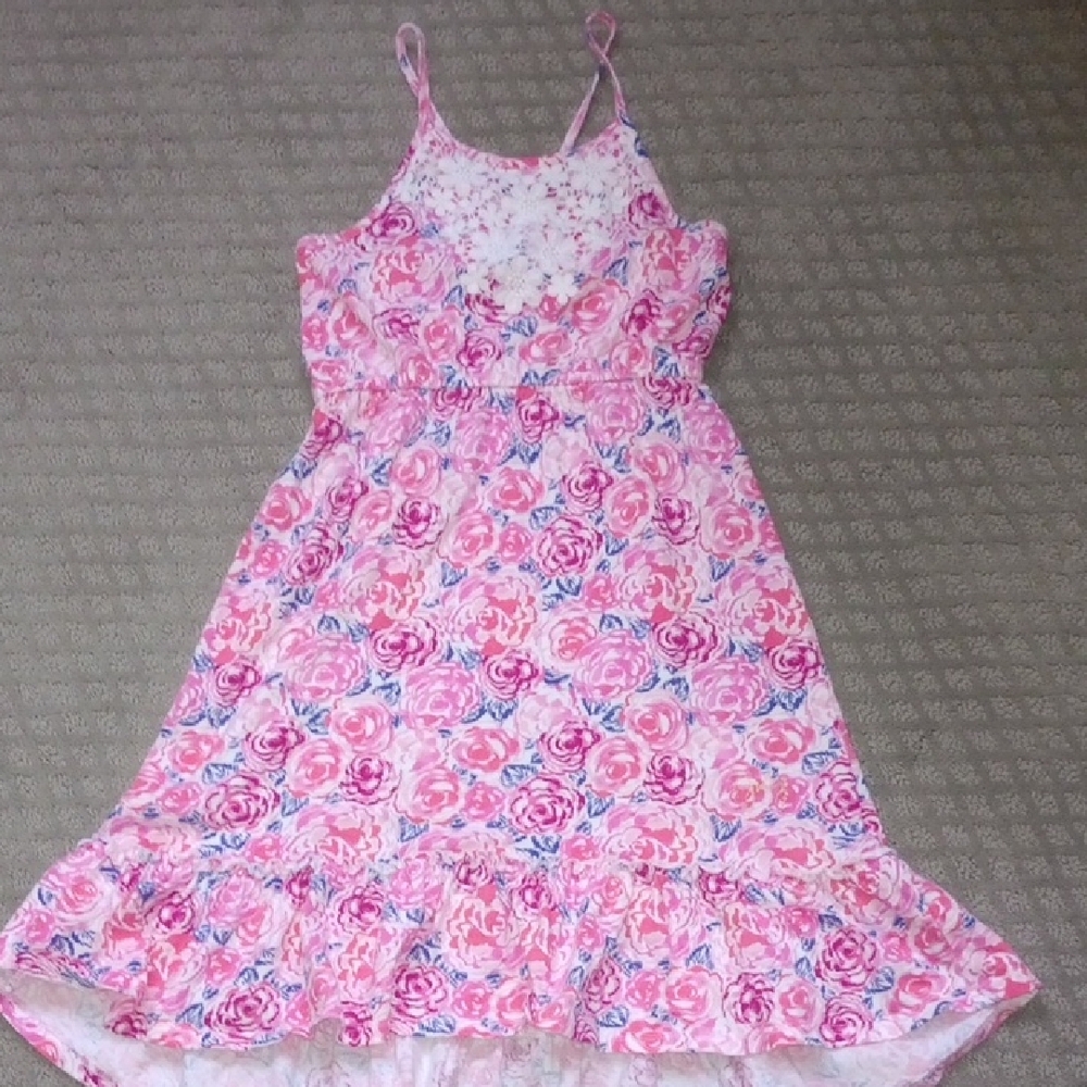 Price🔽Floral Pink and White Sundress